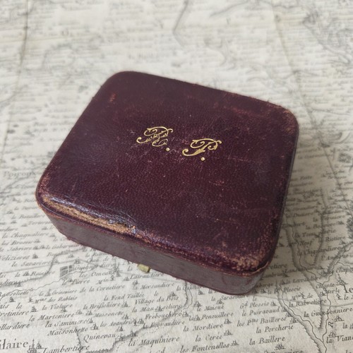 Ecrin ancien bijou cuir - ancien, a