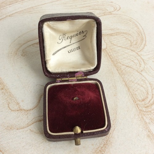 Ecrin bijou ancien - à,